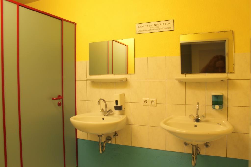 Backpackers Duesseldorf - Self Check-In Hostel Rom bilde