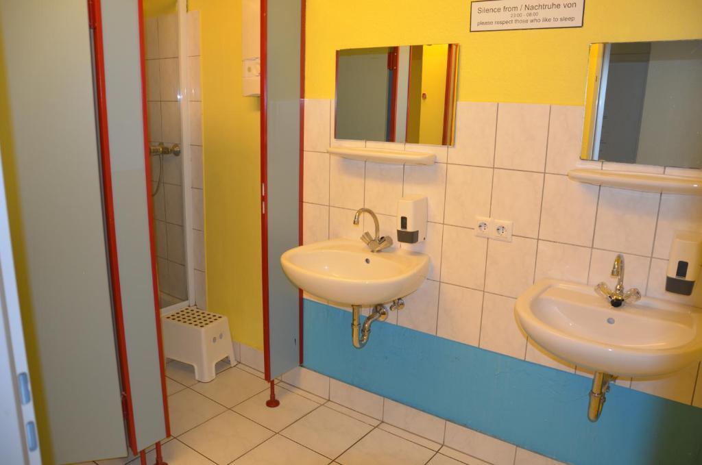 Backpackers Duesseldorf - Self Check-In Hostel Eksteriør bilde